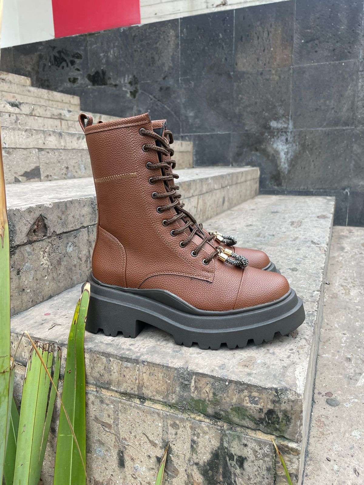 Botas Café Agujetas