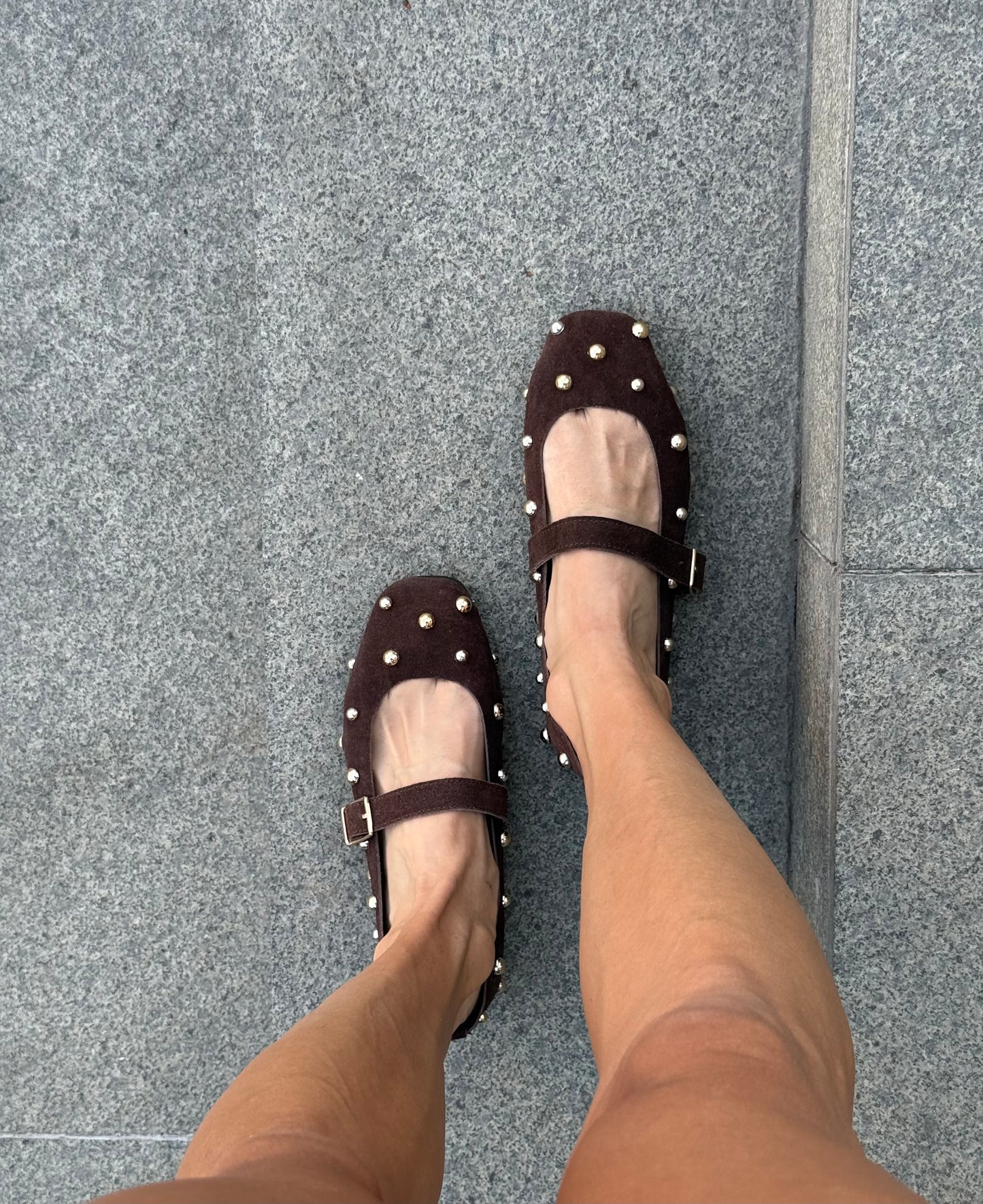 Flats estoperoles café (piel)