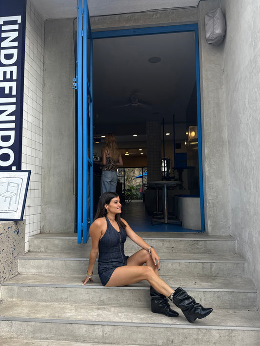 Becca negro corta
