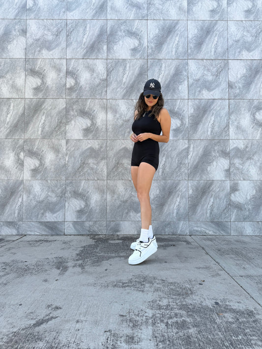 Capri blanco con negro