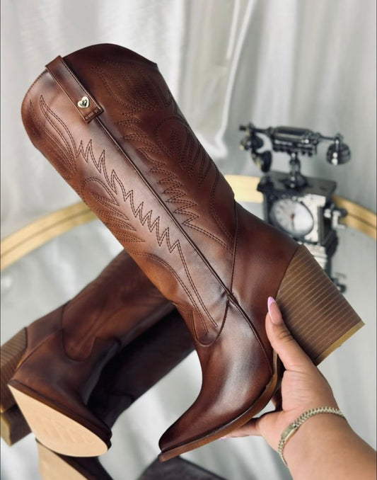 Bota vaquera café